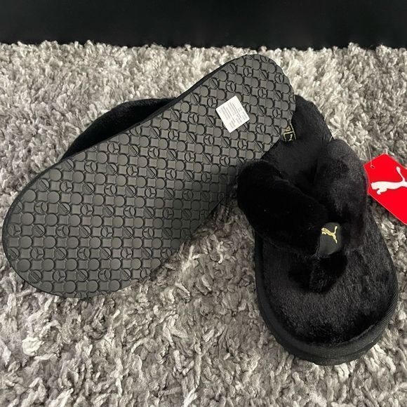 NWT PUMA Fluff Flip Slippers - Picture 9 of 10